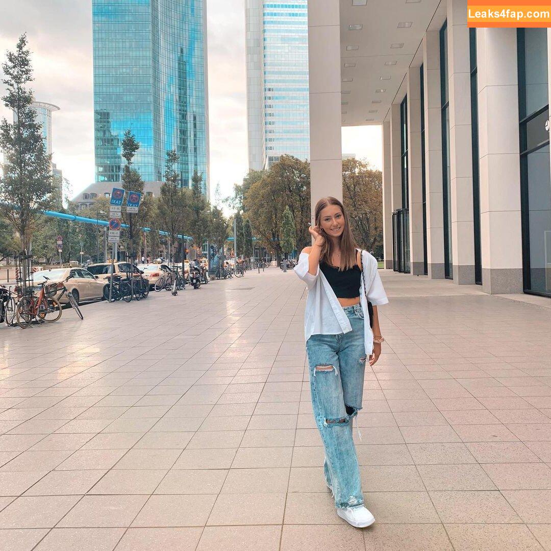 Nadine Zofi /  слитое фото фото #0001