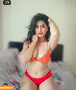 Nalinee Singh photo #0002