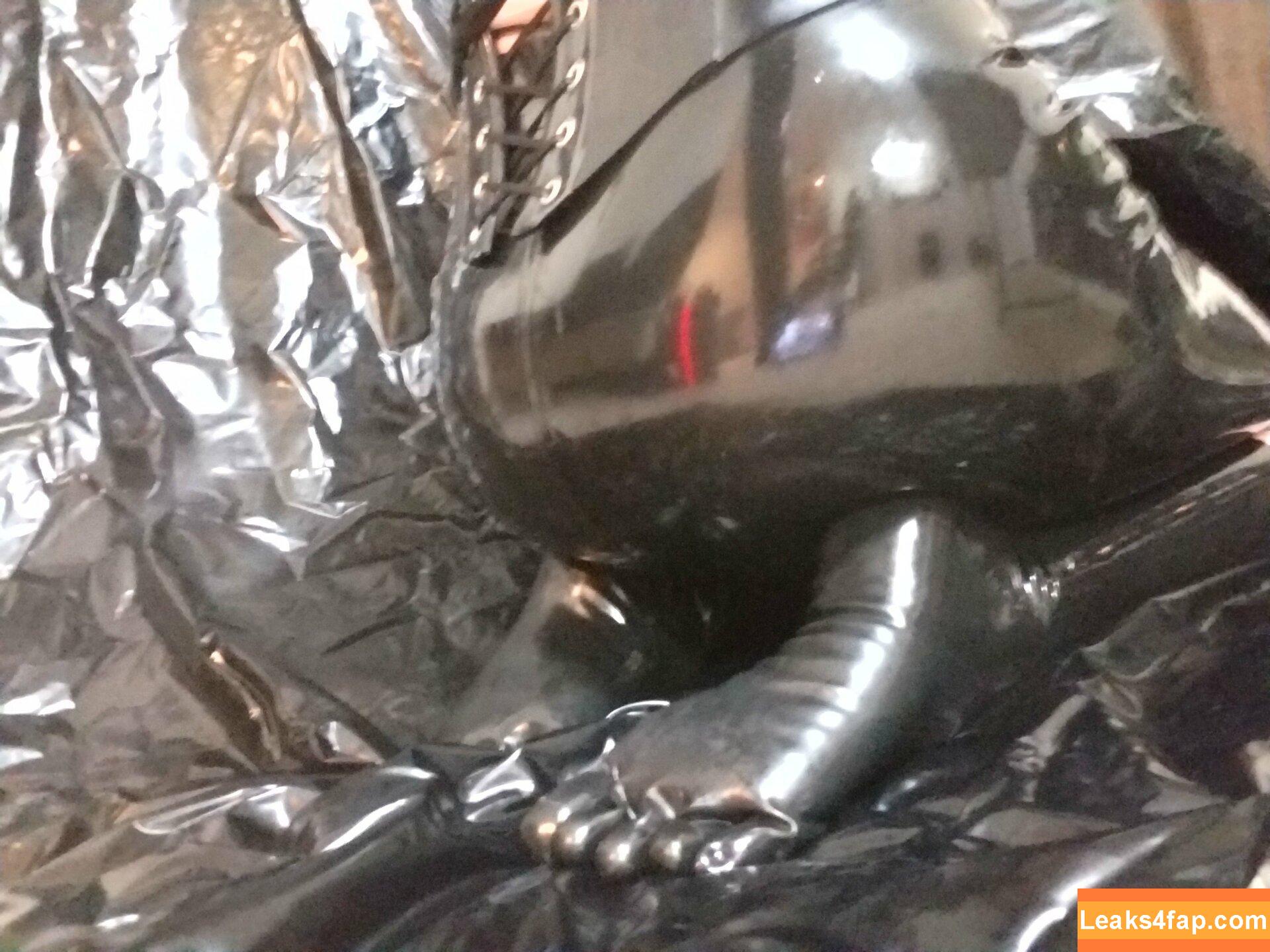 nami_latex /  leaked photo photo #0057