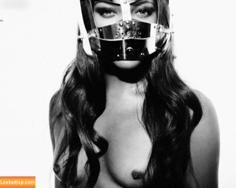 Naomi Campbell / NaomiCampbell / misscampbell / naomi leaked photo photo #0063