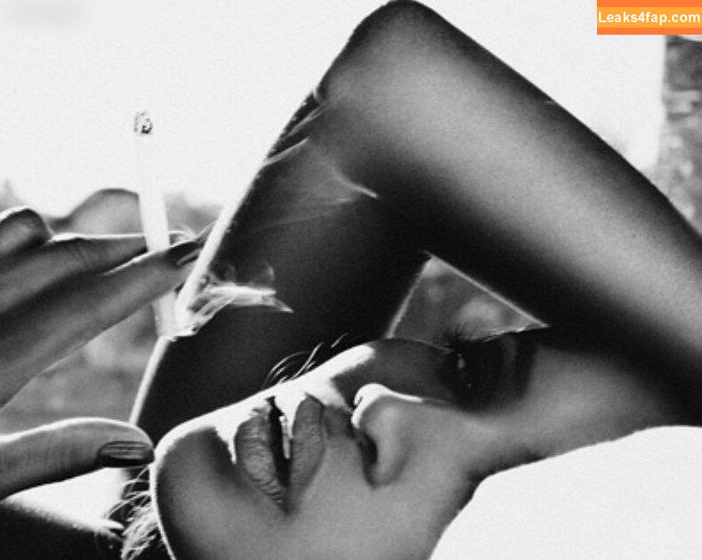 Naomi Campbell / NaomiCampbell / misscampbell / naomi leaked photo photo #0075