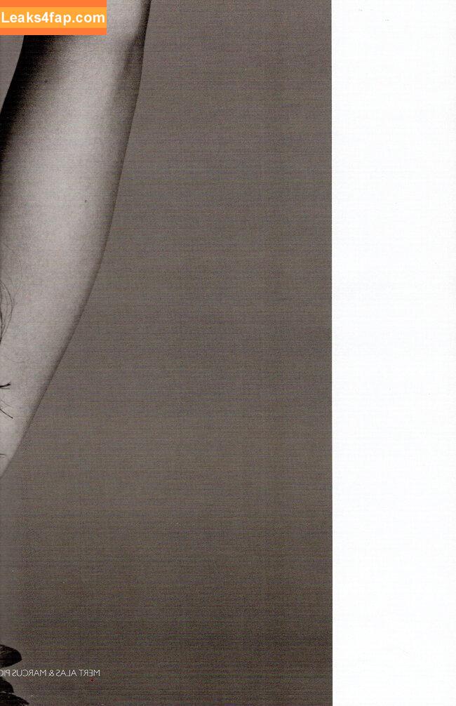 Naomi Campbell / NaomiCampbell / misscampbell / naomi leaked photo photo #0084