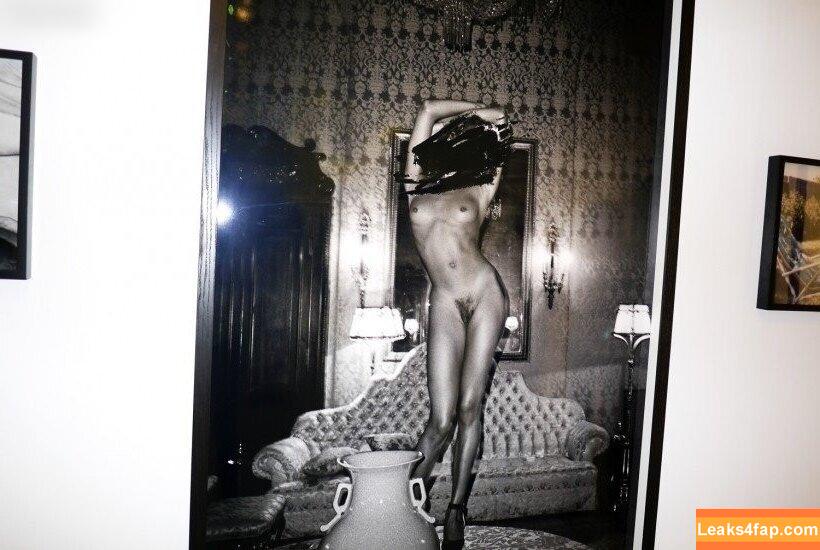 Naomi Campbell / NaomiCampbell / misscampbell / naomi leaked photo photo #0205