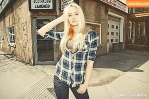 Naomi Kyle photo #0212