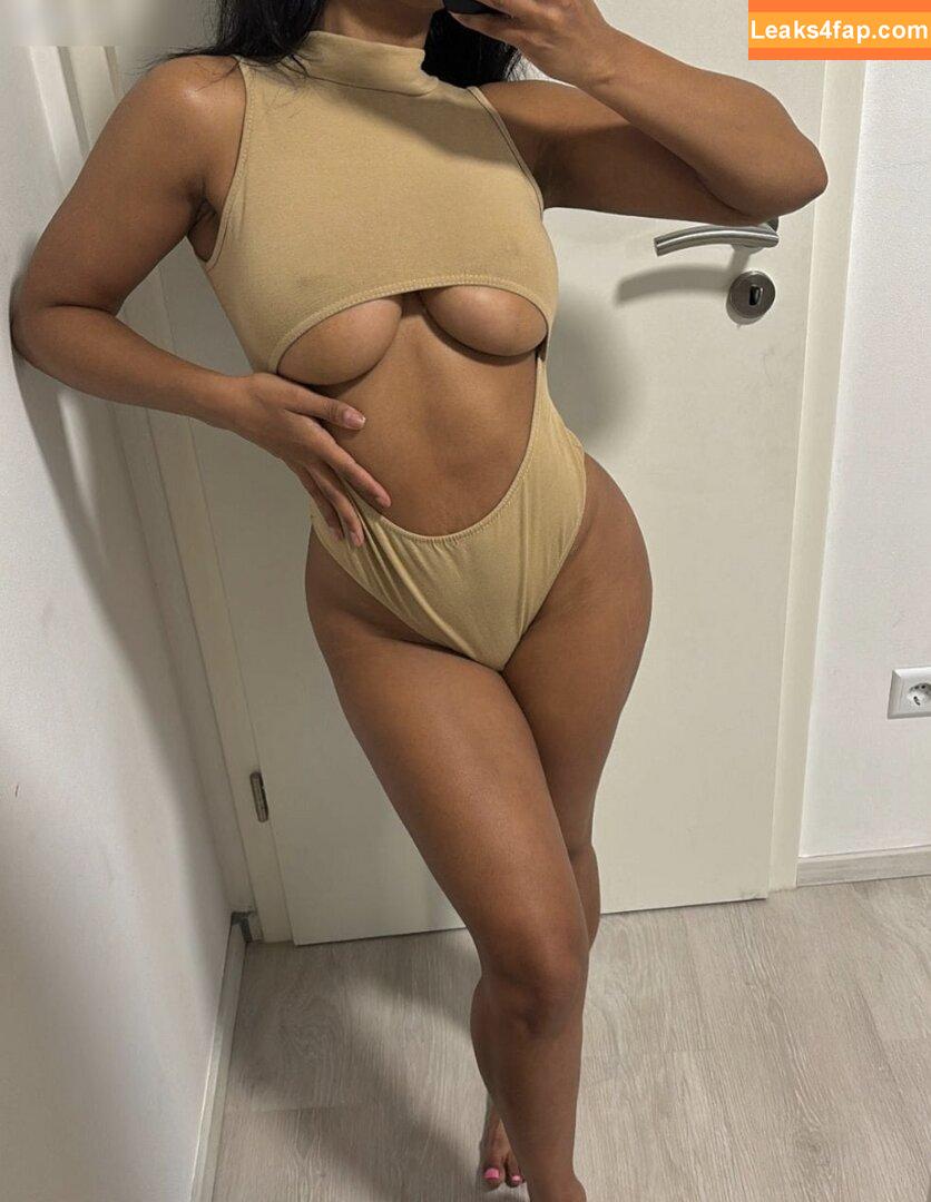 Naomi.Loco /  leaked photo photo #0033