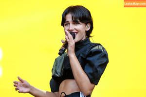 Naomi Scott фото #0233