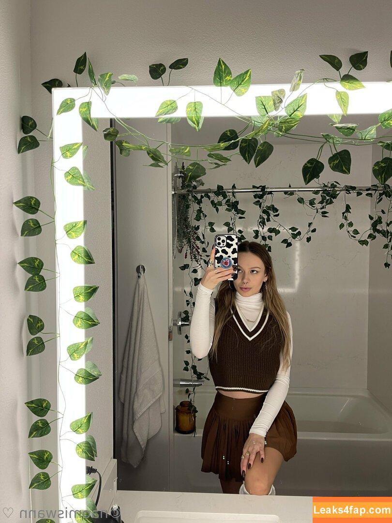 Naomi Swann / naomi_swann / naomiswann / naomiswann.x223 leaked photo photo #0342