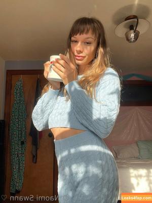 Naomi Swann photo #0180