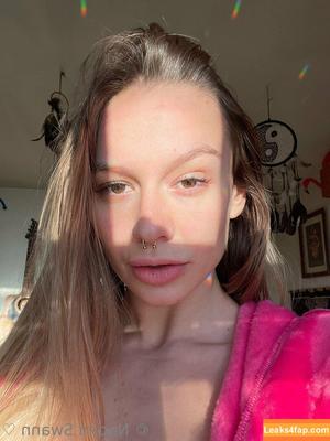 Naomi Swann photo #0183