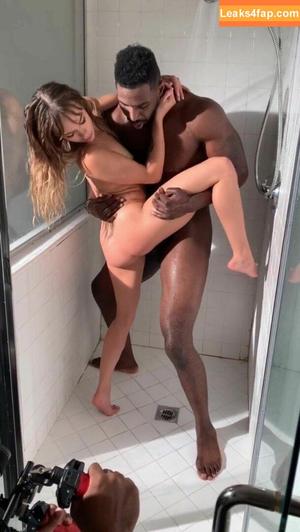 Naomi Swann photo #0202