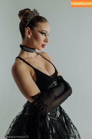 Naomi Swann photo #0284