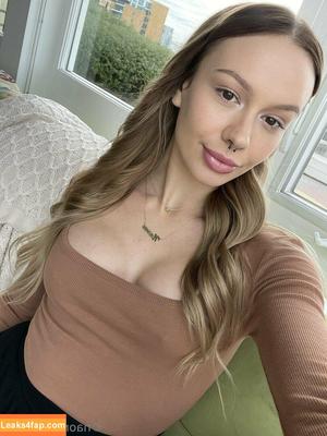 Naomi Swann photo #0290