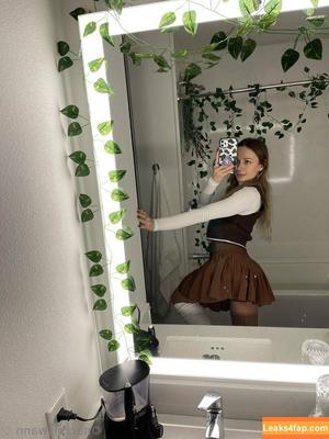 Naomi Swann photo #0340