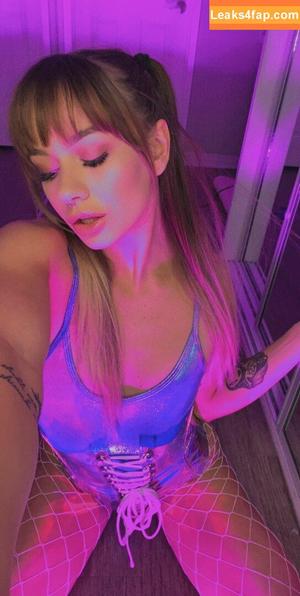 Naomi Swann photo #0357