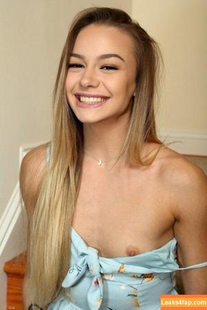 Naomi Swann photo #0443