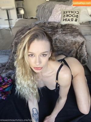 Naomi Swann photo #0508