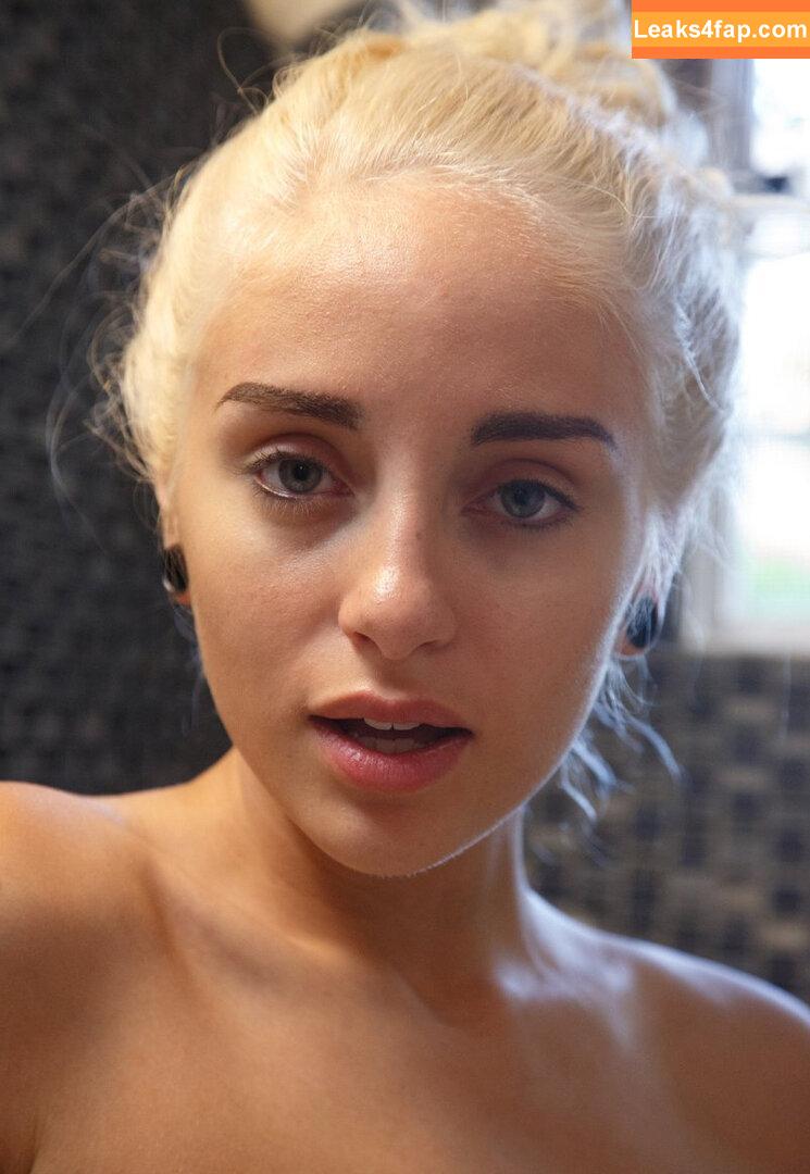 Naomi Woods / Lissapolooza / naomiwoods.official слитое фото фото #0724