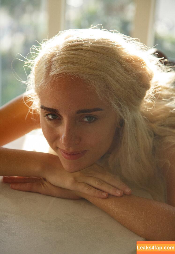 Naomi Woods / Lissapolooza / naomiwoods.official слитое фото фото #0728