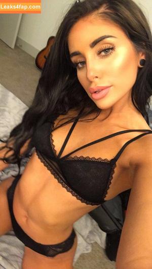Naomi Woods photo #0150