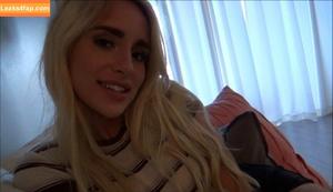 Naomi Woods photo #0430