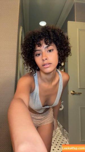 Naomidaze photo #0008