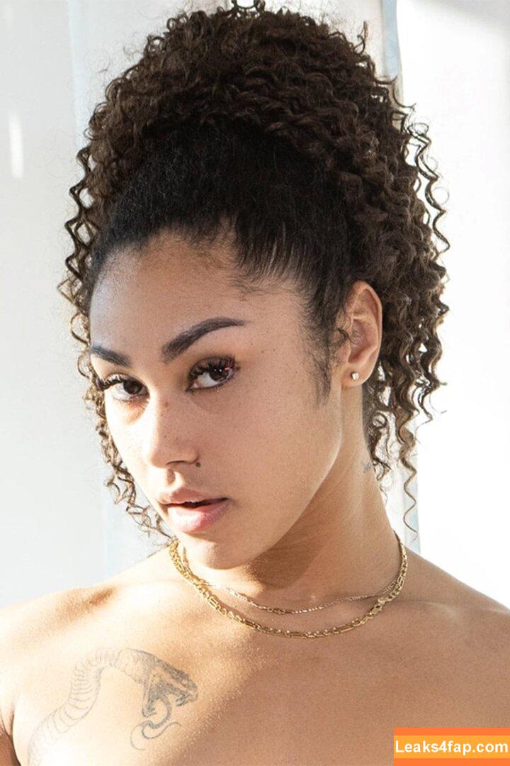 Naomie Stark /  leaked photo photo #0018