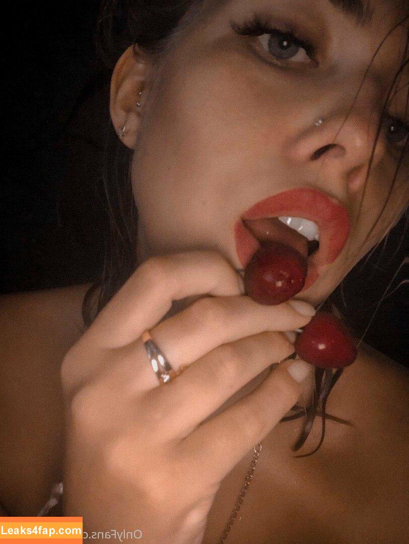 nastya_marakuja / nastyastrembitska leaked photo photo #0014