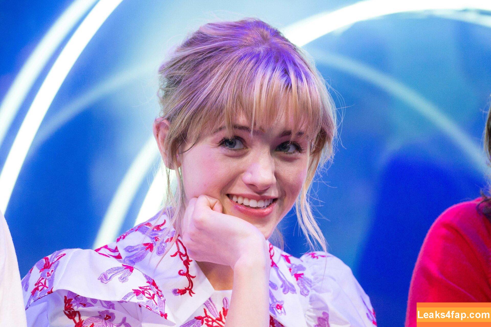 Natalia Dyer / nattyiceofficial leaked photo photo #0089