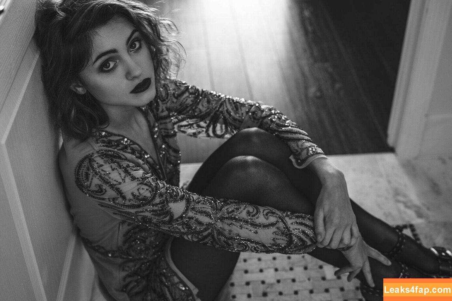 Natalia Dyer / nattyiceofficial слитое фото фото #0335