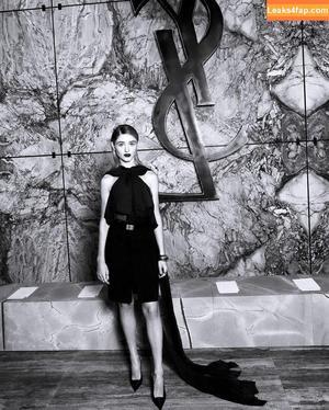 Natalia Dyer photo #0056