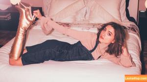 Natalia Dyer photo #0083