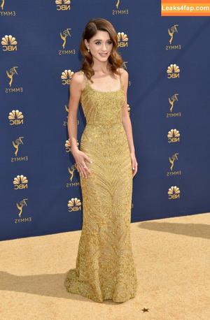 Natalia Dyer photo #0203