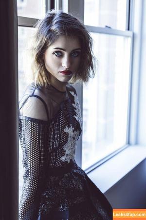 Natalia Dyer photo #0333