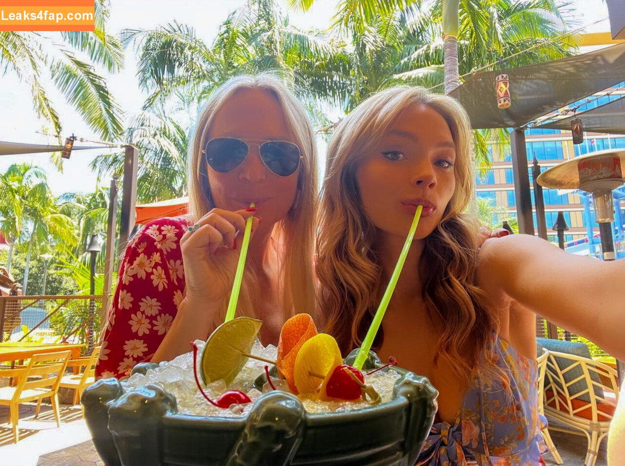 Natalie Alyn Lind / nataliealynlind / natalynlind leaked photo photo #0202