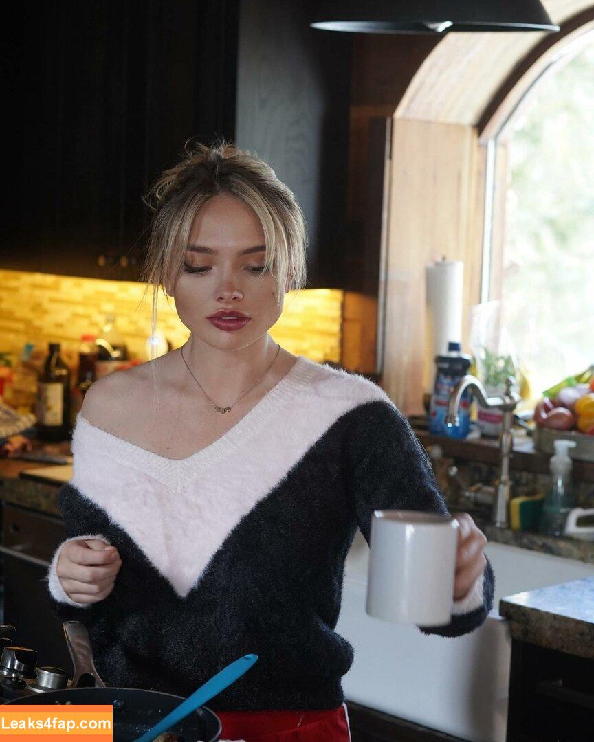 Natalie Alyn Lind / nataliealynlind / natalynlind leaked photo photo #0385