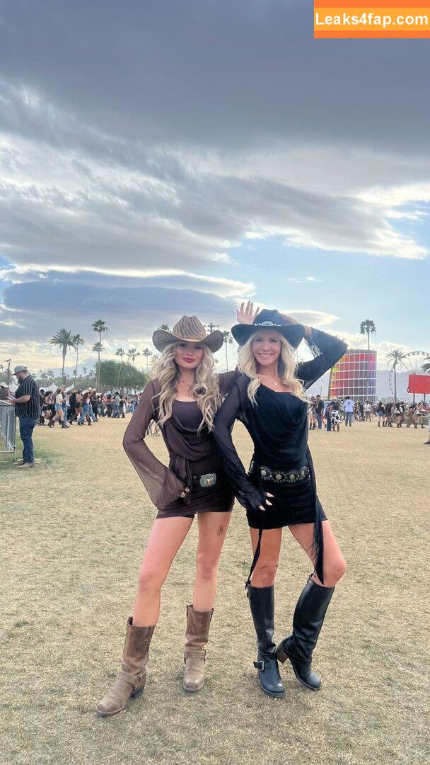 Natalie Alyn Lind / NatalieAlynLind / https: / natalynlind leaked photo photo #0803