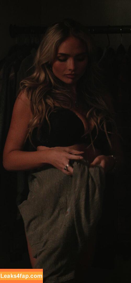 Natalie Alyn Lind / NatalieAlynLind / https: / natalynlind leaked photo photo #0814
