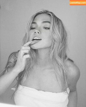 Natalie Alyn Lind photo #0002