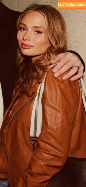 Natalie Alyn Lind photo #0155