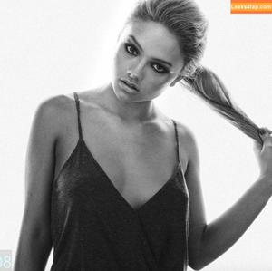 Natalie Alyn Lind photo #0264