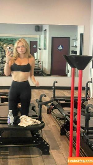 Natalie Alyn Lind photo #0280