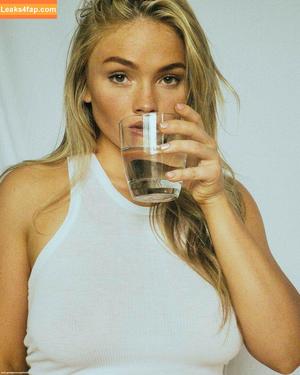 Natalie Alyn Lind photo #0333