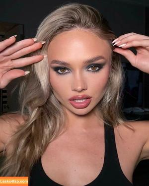 Natalie Alyn Lind photo #0402