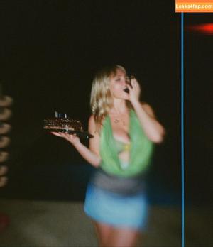 Natalie Alyn Lind фото #0766