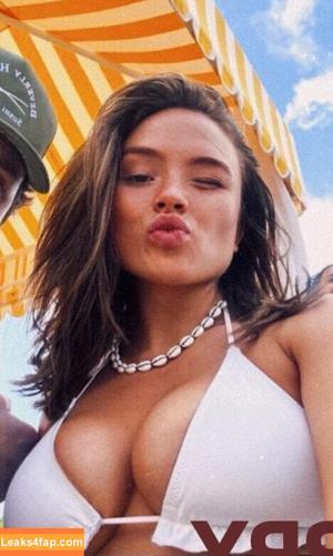 Natalie Alyn Lind photo #0788