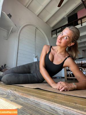 Natalie Brooks photo #0338