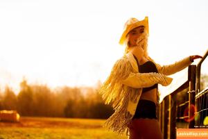 Natalie Decker фото #0300