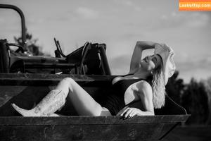 Natalie Decker фото #0310