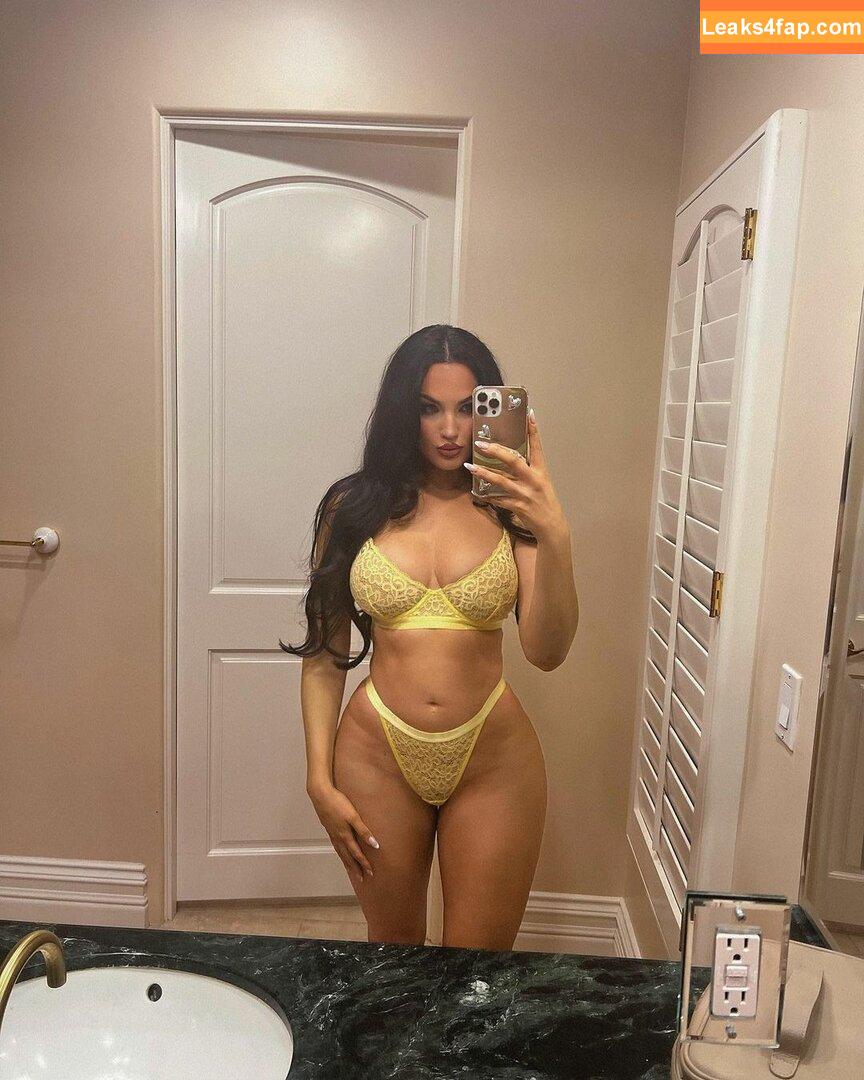 Natalie Halcro / nataliehalcro leaked photo photo #0004