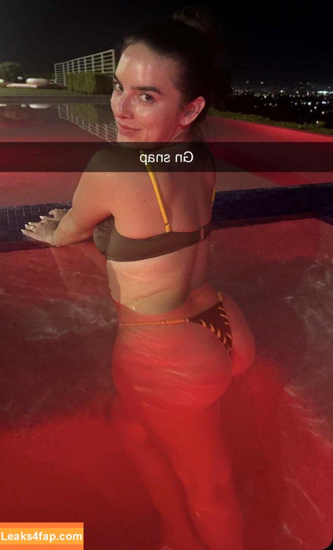 Natalie Mariduena / natalinanoel leaked photo photo #0081